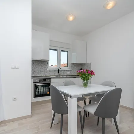 Apartment Pjer